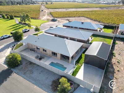 /international/au/1-spoonbill-street-moama-nsw-149654128/