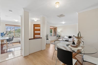 /international/au/119-caledonia-avenue-currambine-wa-152612188/
