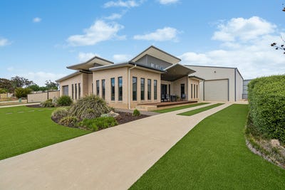 /international/au/58-airport-street-temora-nsw-149604600/