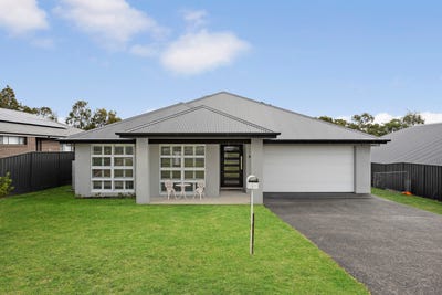 /international/au/1-harrow-circuit-greta-nsw-151251736/
