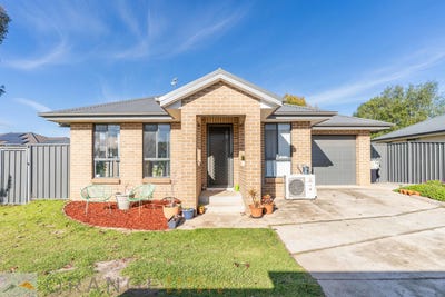 /international/au/44b-william-maker-drive-orange-nsw-148282716/