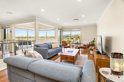 /international/au/13-noorinan-street-kiama-nsw-152372580/