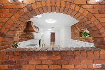 /international/au/16-hickory-avenue-kin-kora-qld-148325656/