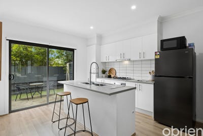 /international/au/11-queenie-way-cranbourne-west-vic-152527408/