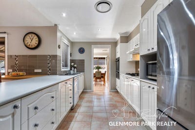 /international/au/63-muru-drive-glenmore-park-nsw-151291660/