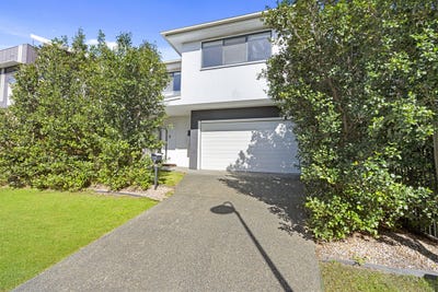 /international/au/99-flametree-circuit-arundel-qld-151327396/
