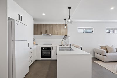 /international/au/2-15-besham-parade-wynnum-qld-152113064/