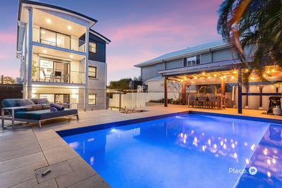 /international/au/24-fernlea-avenue-scarborough-qld-152108732/