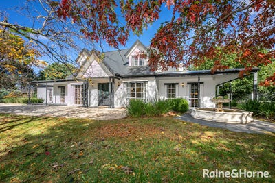 /international/au/5-arrow-court-riddells-creek-vic-151125588/
