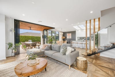 /international/au/17-sovereign-drive-thrumster-nsw-150613076/