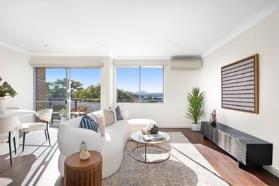 /international/au/8-51-college-street-drummoyne-nsw-151520644/