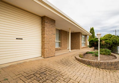 /international/au/27-forster-street-kadina-sa-152702056/