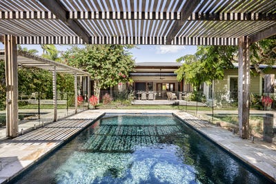 /international/au/7-peppertree-close-marcus-beach-qld-151019640/