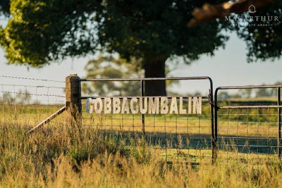/international/au/9-river-road-gobbagombalin-nsw-151264624/