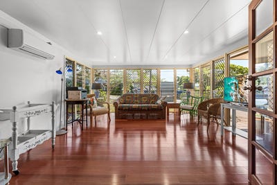 /international/au/35-juanita-street-birkdale-qld-152496804/