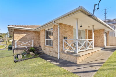 /international/au/1-106-elizabeth-bay-drive-lake-munmorah-nsw-148489728/