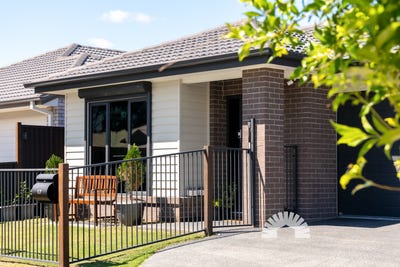 /international/au/17-summerstone-boulevard-morayfield-qld-152560656/