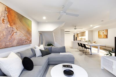 /international/au/9-2-orealla-crescent-sunrise-beach-qld-150984484/