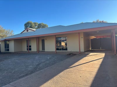 /international/au/36-quandong-street-roxby-downs-sa-150898424/
