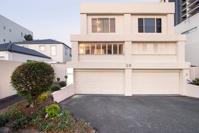 /international/au/1-39-anembo-street-chevron-island-qld-152376212/