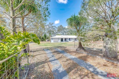 /international/au/1-narooma-drive-branyan-qld-152609404/