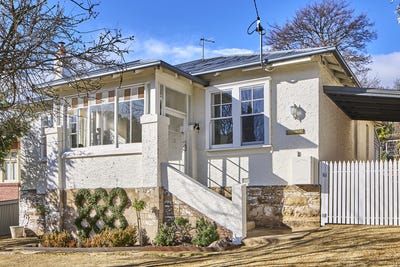 /international/au/22-montagu-crescent-new-norfolk-tas-148737468/