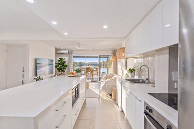 /international/au/114-2-10-coolgardie-street-elanora-qld-152043892/