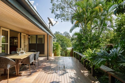 /international/au/17-cadiz-street-indooroopilly-qld-147999436/