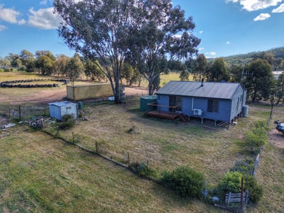 /international/au/11-clay-pit-road-bumbaldry-nsw-151300524/
