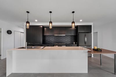 /international/au/9-eumeralla-crescent-landsborough-qld-151110028/