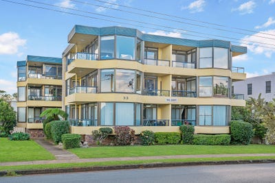 /international/au/7-33-pacific-drive-port-macquarie-nsw-151456776/