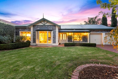 /international/au/29-memorial-drive-mount-barker-sa-151253192/