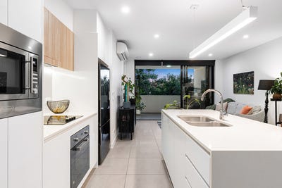 /international/au/18-mermaid-street-chermside-qld-148240816/