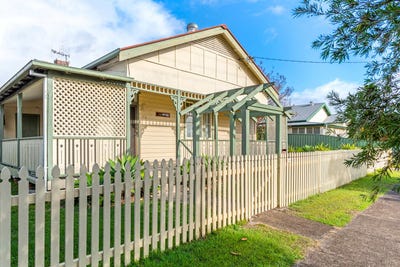 /international/au/116-cornwall-street-taree-nsw-151347120/