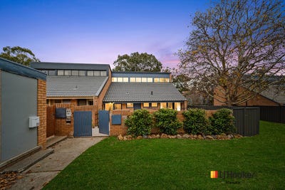 /international/au/23-boothby-place-garran-act-151523576/