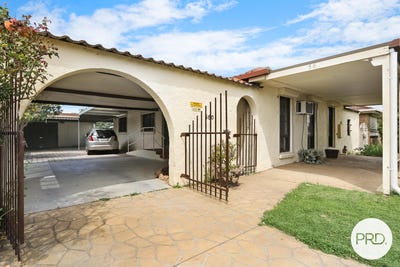 /international/au/560-kemp-street-lavington-nsw-152644392/