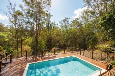 /international/au/39-illoura-grove-karana-downs-qld-152594308/