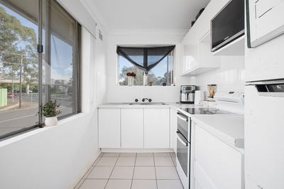 /international/au/4-91-rudd-road-leumeah-nsw-150773896/
