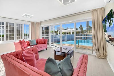 /international/au/1-33-sunrise-boulevard-surfers-paradise-qld-148339456/