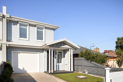 /international/au/8-mcnamara-avenue-airport-west-vic-148132616/