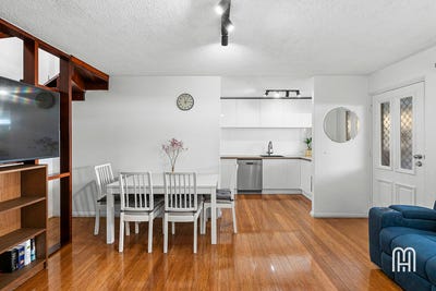 /international/au/17-15-flynn-street-churchlands-wa-152254892/