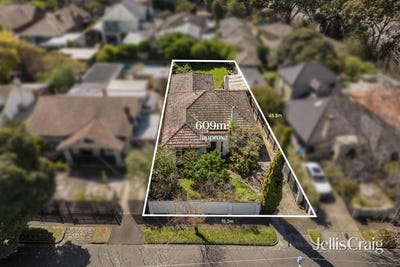 /international/au/8-oakwood-avenue-brighton-vic-152550160/