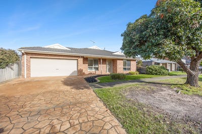 /international/au/16-norfolk-boulevard-torquay-vic-151401244/