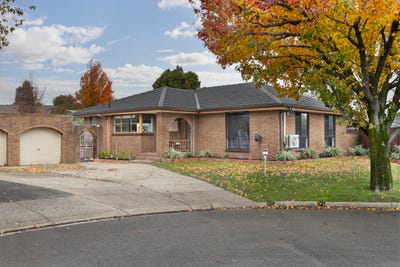 /international/au/4-guiding-court-sebastopol-vic-151533584/