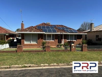 /international/au/11-oswin-street-parkes-nsw-152640192/