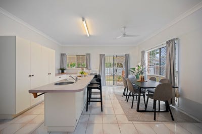 /international/au/78-kern-brothers-drive-kirwan-qld-148628808/?lang=en