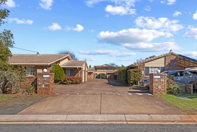 /international/au/4-4-6-crosby-street-darling-heights-qld-151021420/