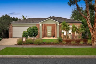 /international/au/33-john-russell-road-cranbourne-west-vic-151342240/