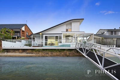 /international/au/11-seaspray-street-paradise-point-qld-152387084/