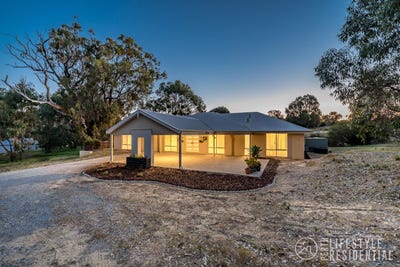 /international/au/7-nutmeg-grove-two-rocks-wa-152413356/